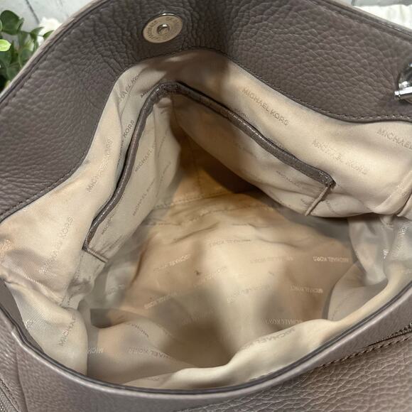 Michael Kors Jet Set Large Leather Shoulder Bag In Cinder - Picture 10 of 13